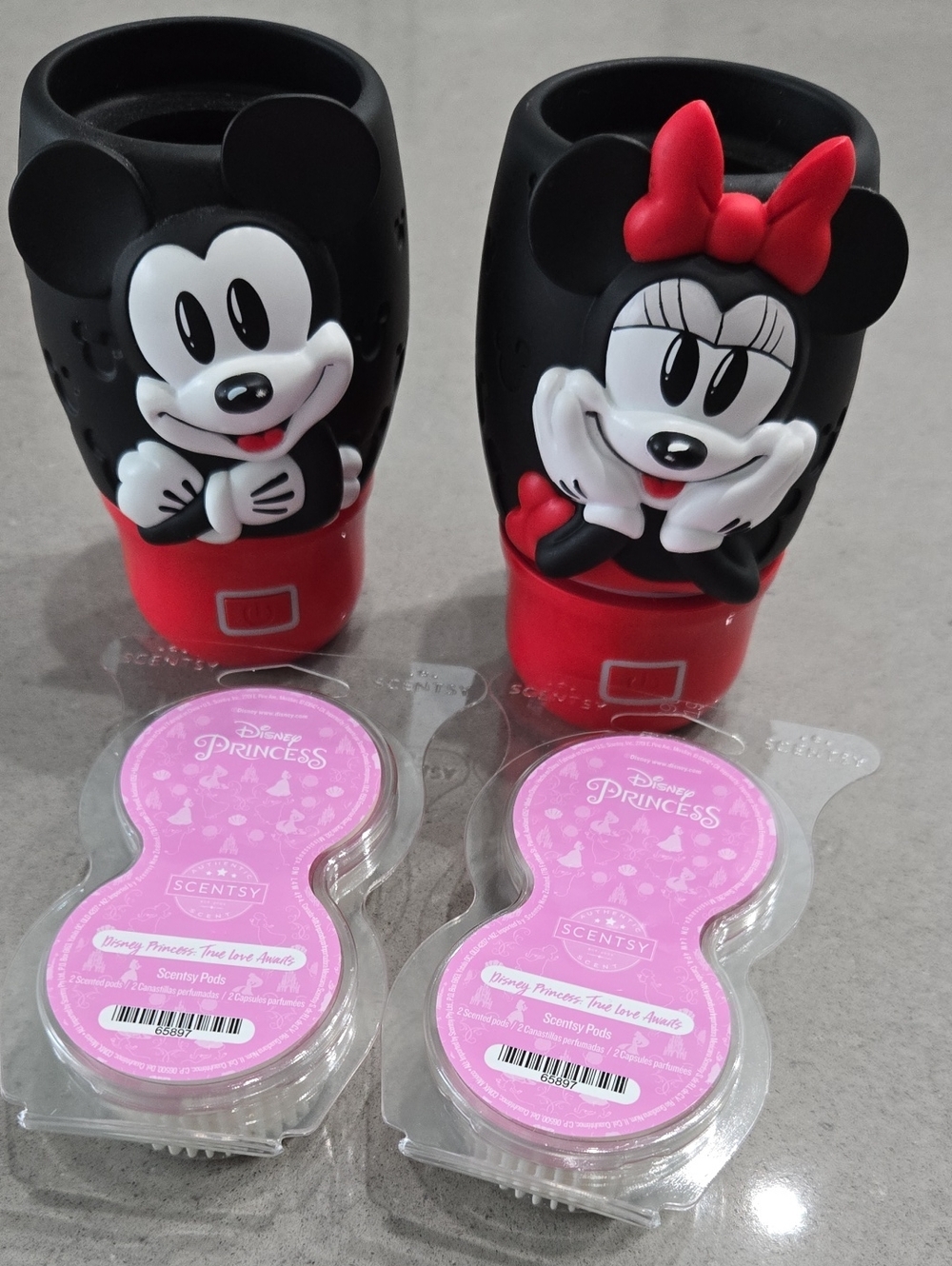 Scentsy Mickey And Minnie Wall Air Diffusers With Air Pods